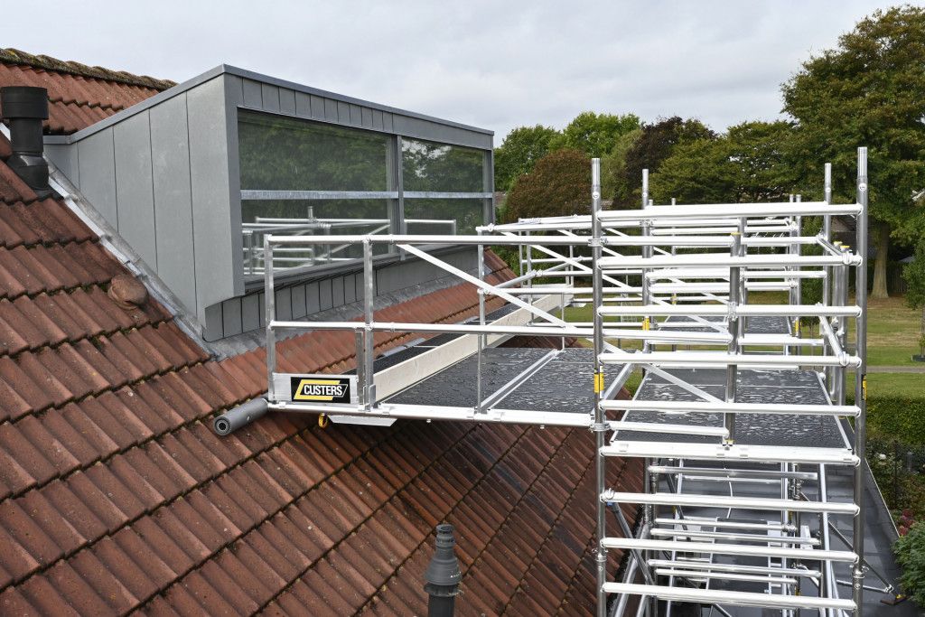 CUSTERS® Dormer Scaffold Handy